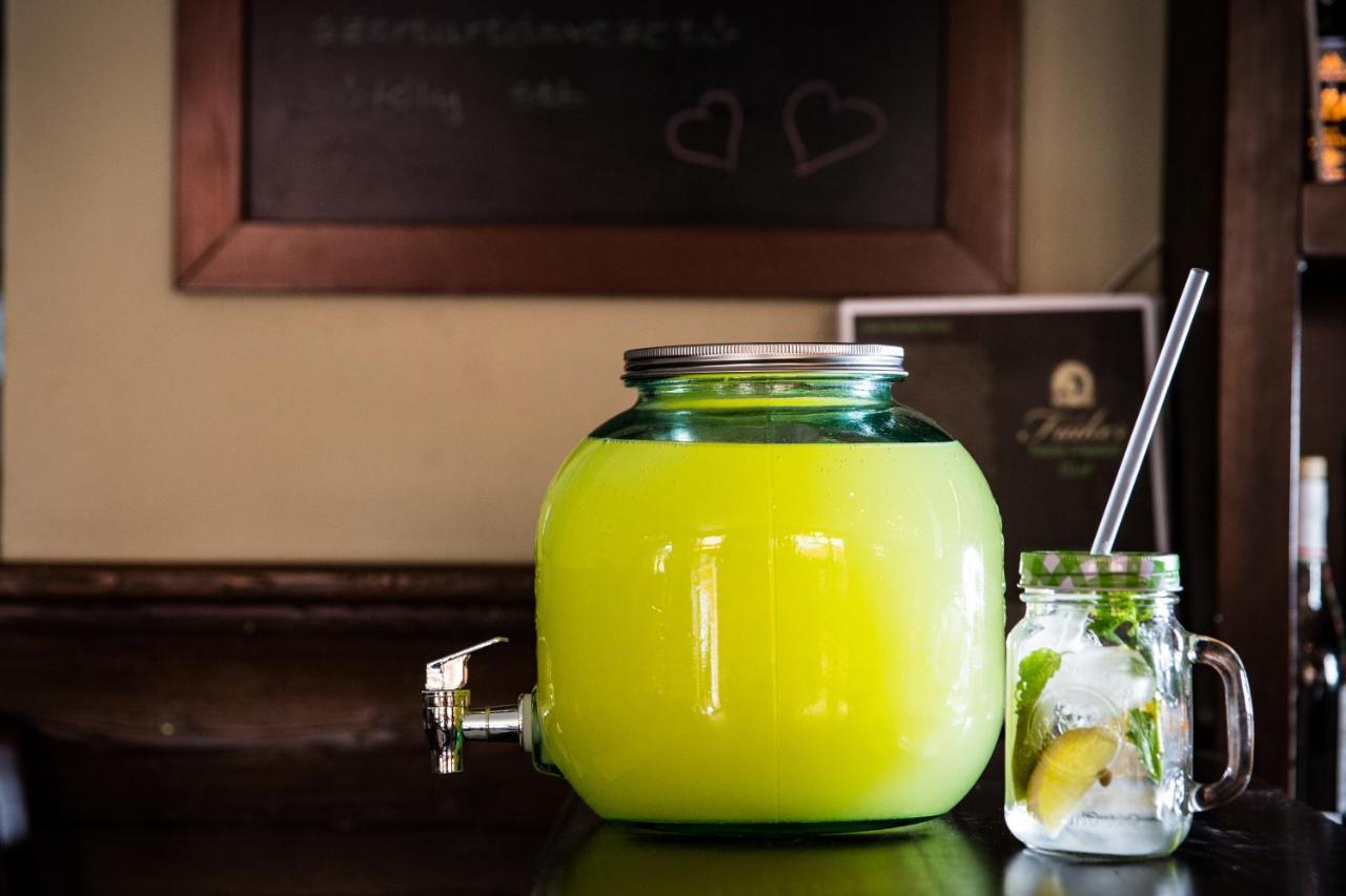 Fiáker Panzió Acomodação com café da manhã Zalaszentgrót Exterior foto